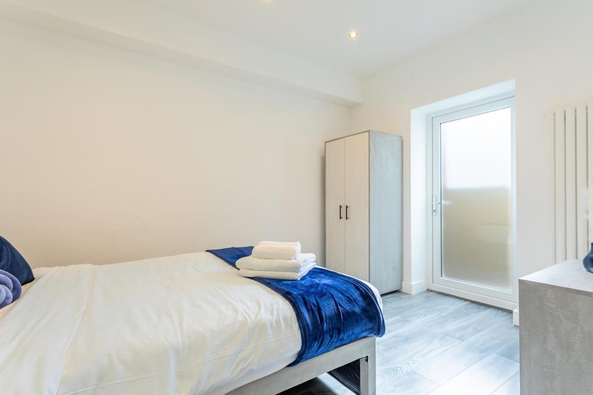 Ferienwohnung Stylish 2-Bed Flat In The Heart Of West Hampstead London Exterior foto