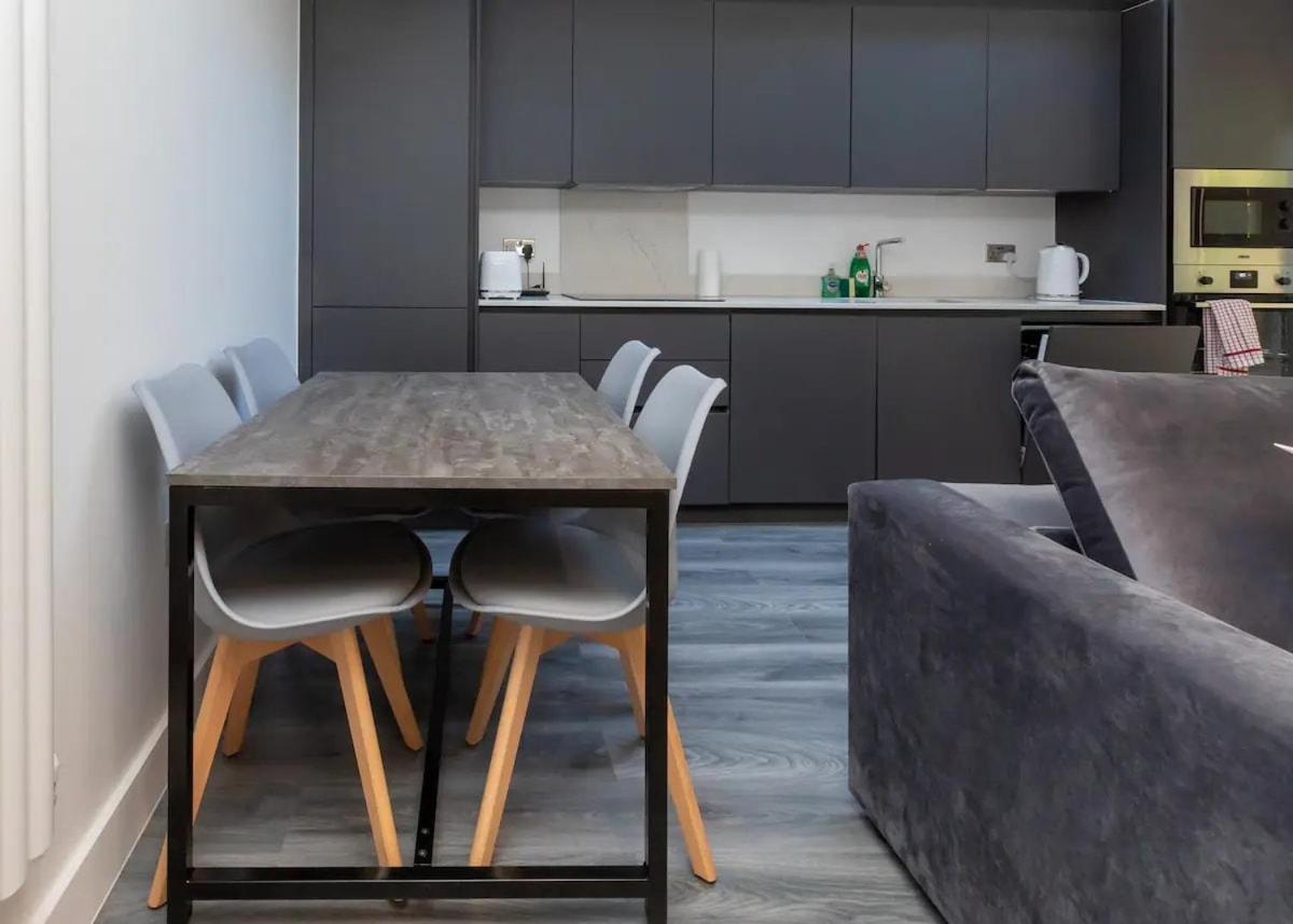 Ferienwohnung Stylish 2-Bed Flat In The Heart Of West Hampstead London Exterior foto