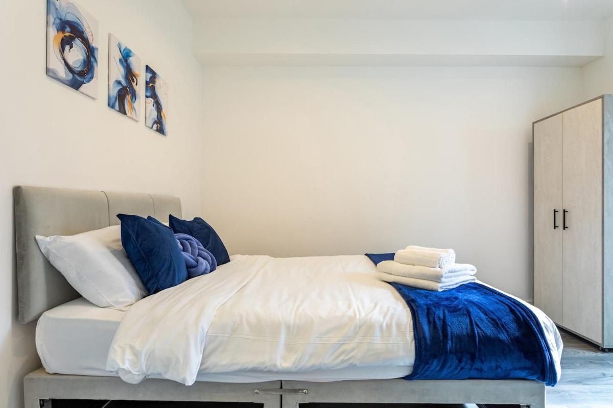 Ferienwohnung Stylish 2-Bed Flat In The Heart Of West Hampstead London Exterior foto