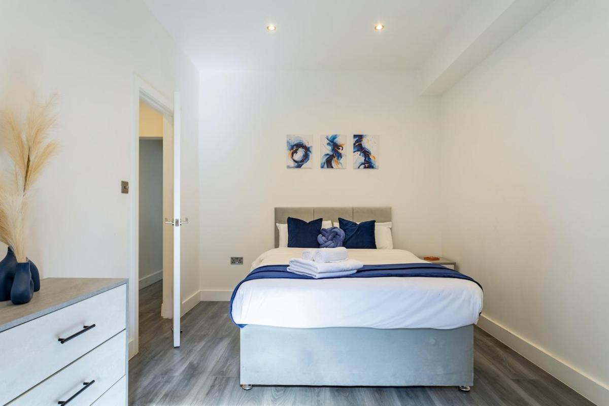 Ferienwohnung Stylish 2-Bed Flat In The Heart Of West Hampstead London Exterior foto