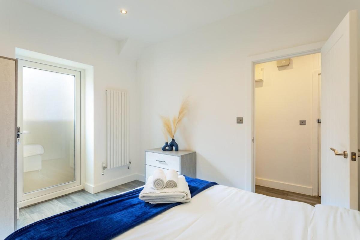 Ferienwohnung Stylish 2-Bed Flat In The Heart Of West Hampstead London Exterior foto