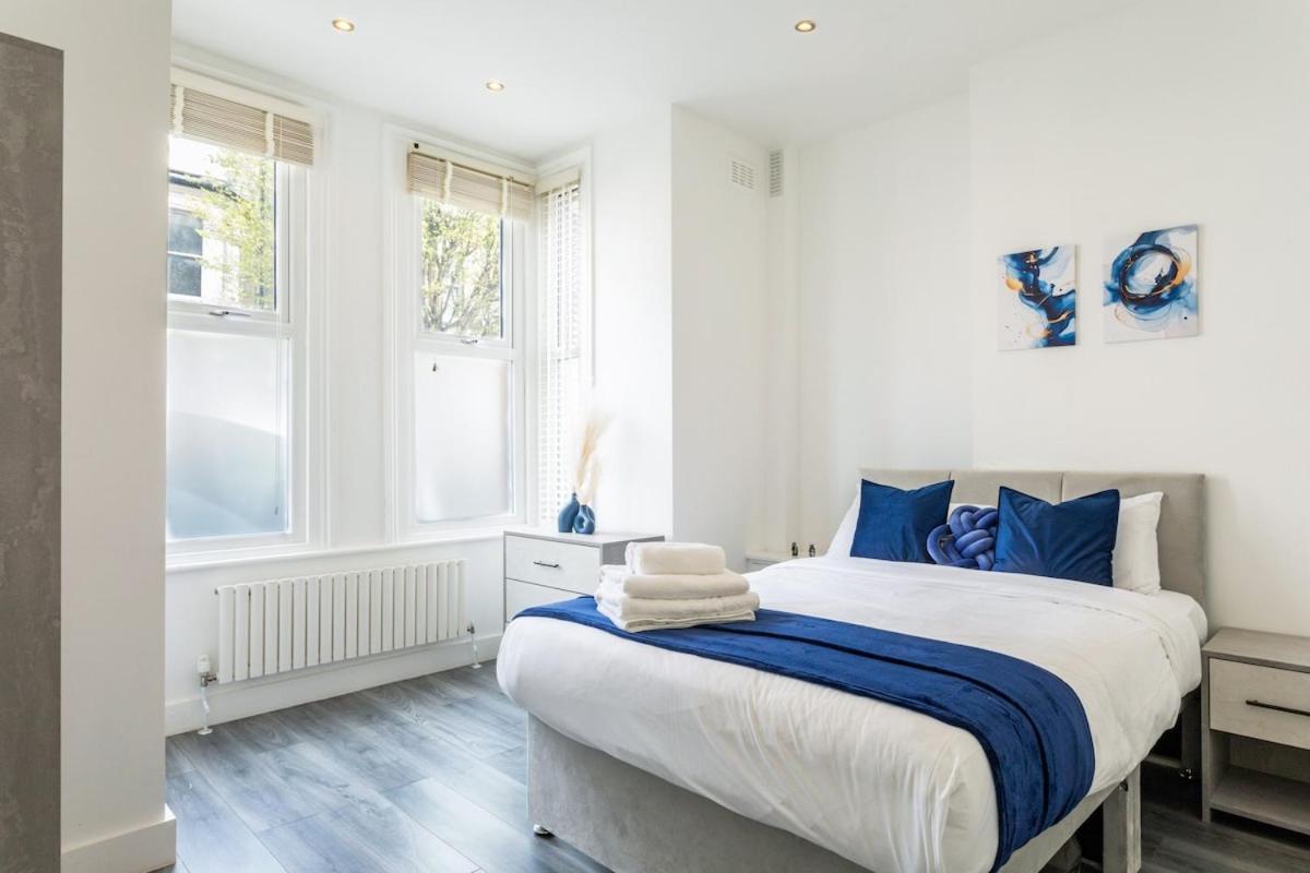 Ferienwohnung Stylish 2-Bed Flat In The Heart Of West Hampstead London Exterior foto
