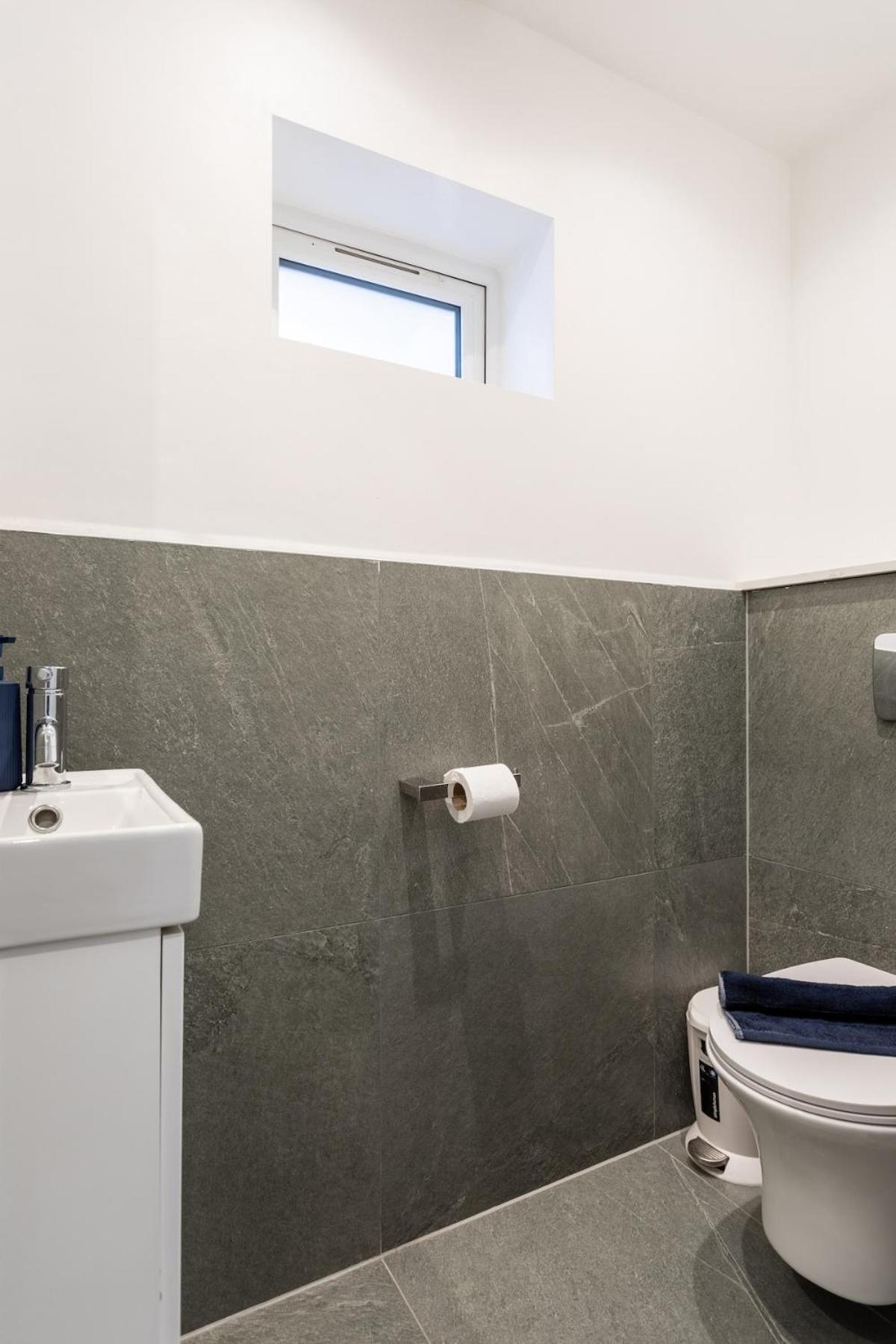 Ferienwohnung Stylish 2-Bed Flat In The Heart Of West Hampstead London Exterior foto
